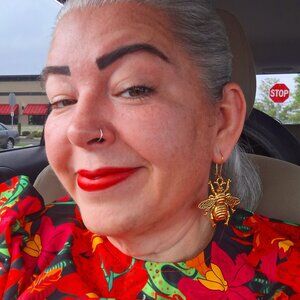 Meet your Posher, Michele